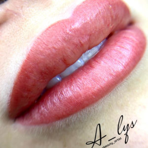 maquillage permanent des lèvres